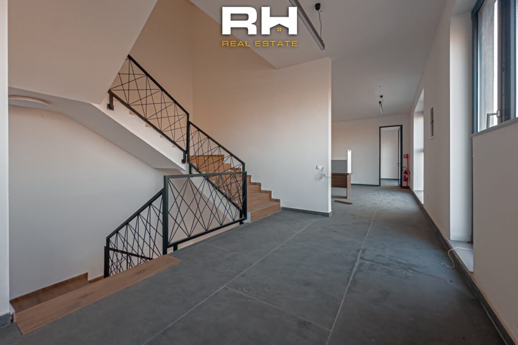 Depo 3000m² me #QIRA në Suhadoll