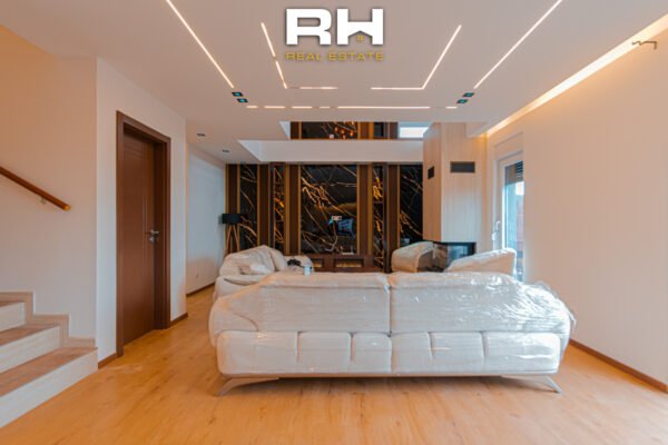 Shtëpi 220m² në #SHITJE në Bërnicë