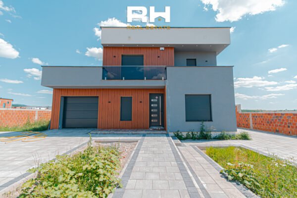 Shtëpi 220m² në #SHITJE në Bërnicë