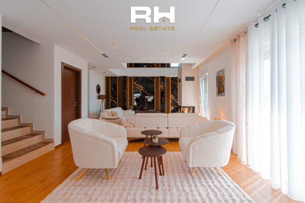 Shtëpi 220m² në #SHITJE në Bërnicë