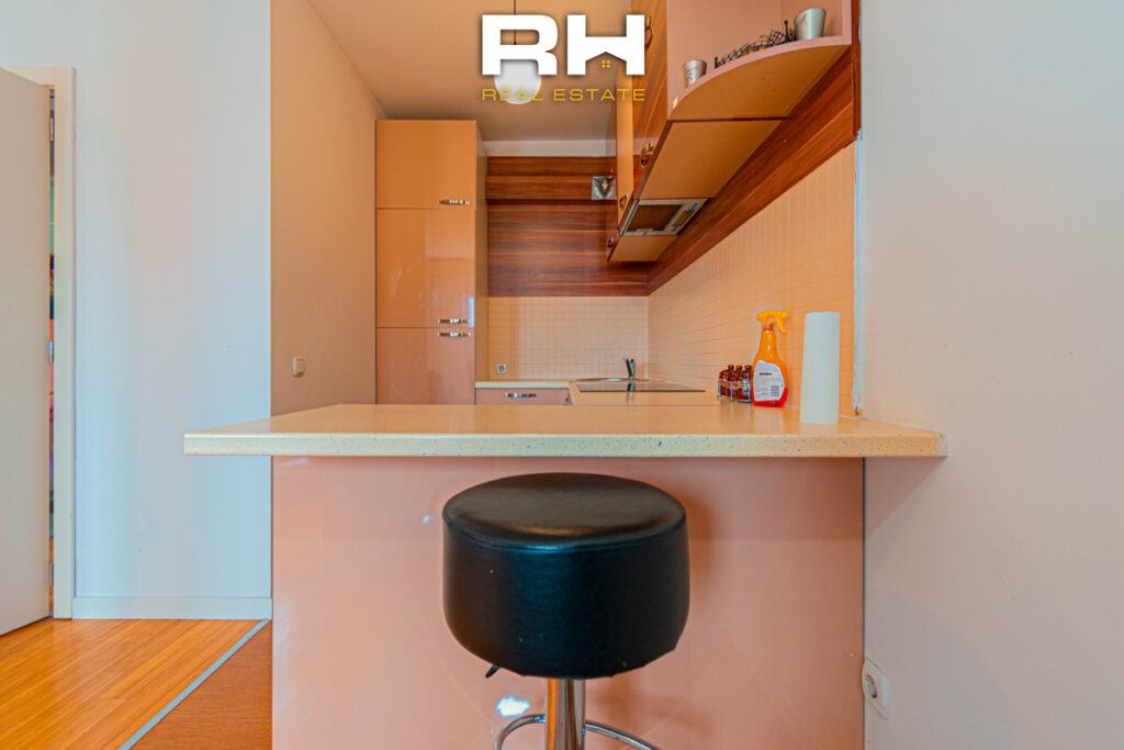 Garsonjere 35.7m² në SHITJE në Emshir