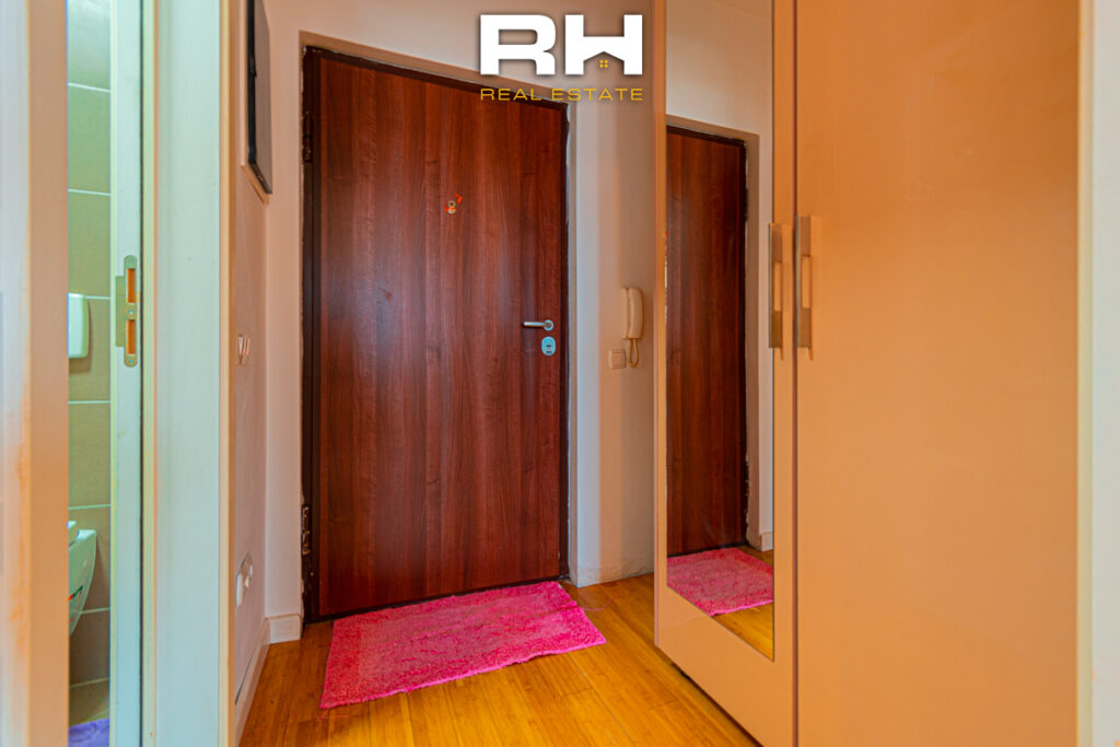 Garsonjere 35.7m² në SHITJE në Emshir