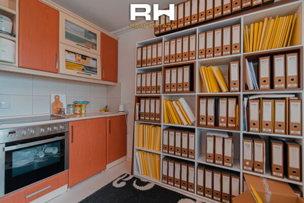 Banesë – Zyre 62m² me #QIRA në Shesh