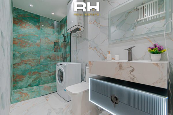 Banesë – Zyre 65m² me #QIRA në Shesh