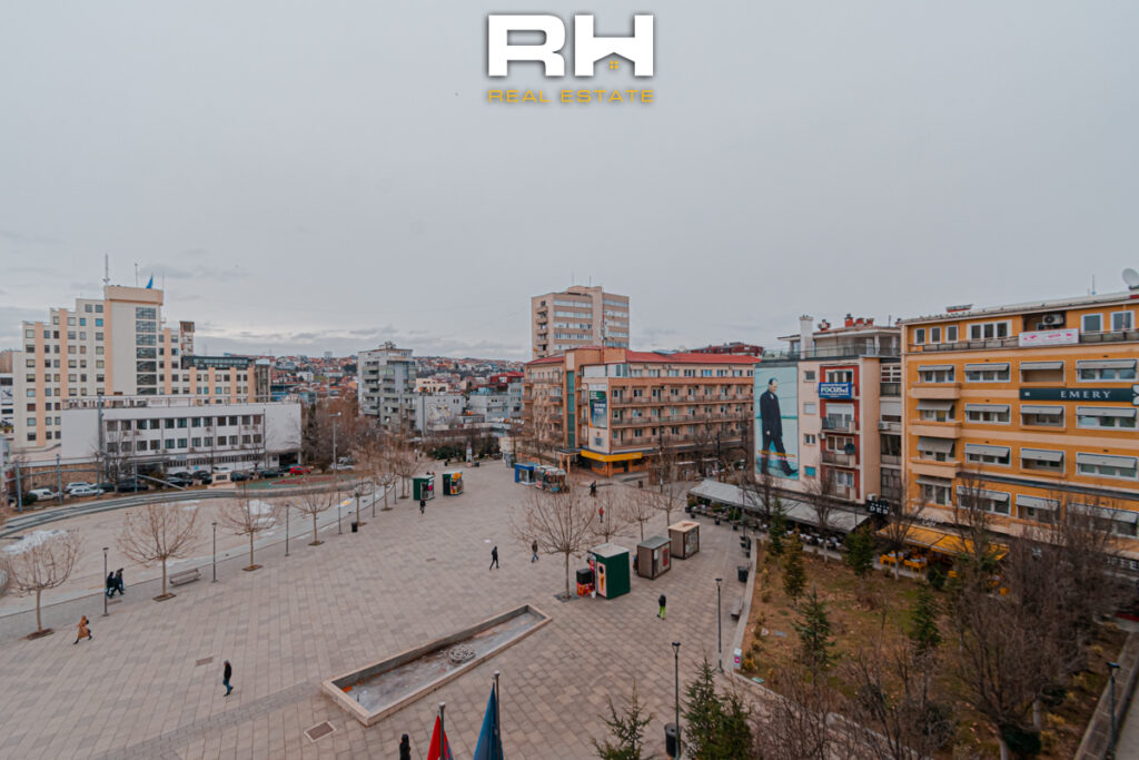 Banesë – Zyre 65m² me #QIRA në Shesh