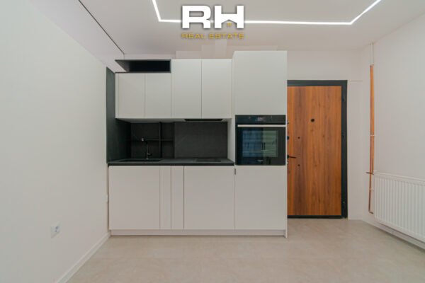 Banesë – Zyre 65m² me #QIRA në Shesh
