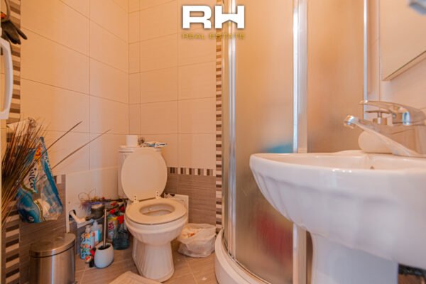 Banesë – Zyre 62m² me #QIRA në Shesh