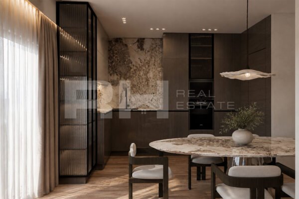 Penthouse 177.6m² + 55.6m² në #SHITJE në Emshir