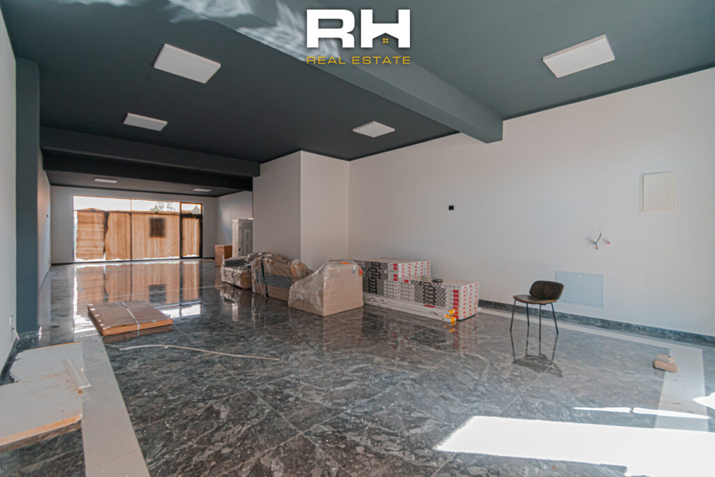 Lokal 130m² me #QIRA në Emshir