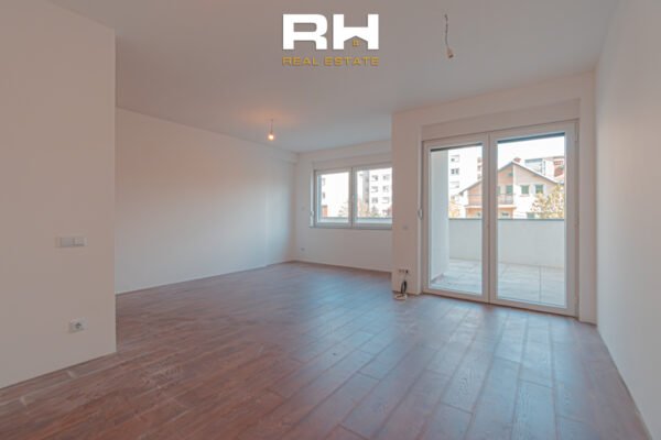 Banesë 61.03m² + 24.67m² në #SHITJE në Emshir
