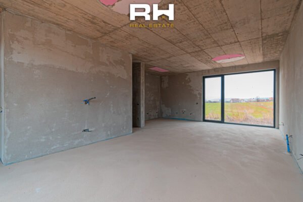 Shtëpi 130m² në #SHITJE në Besi