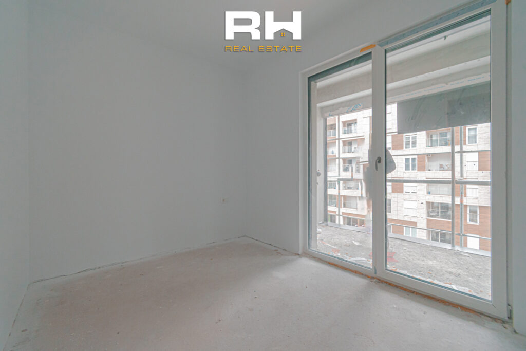 Banesa 93.5m² në SHITJE në Veternik