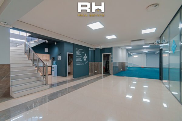 Lokal 420m² me #QIRA në Emshir