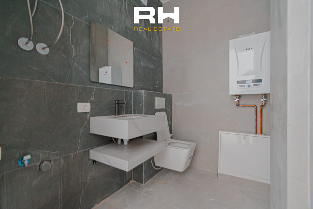 Banesa 93.5m² në SHITJE në Veternik