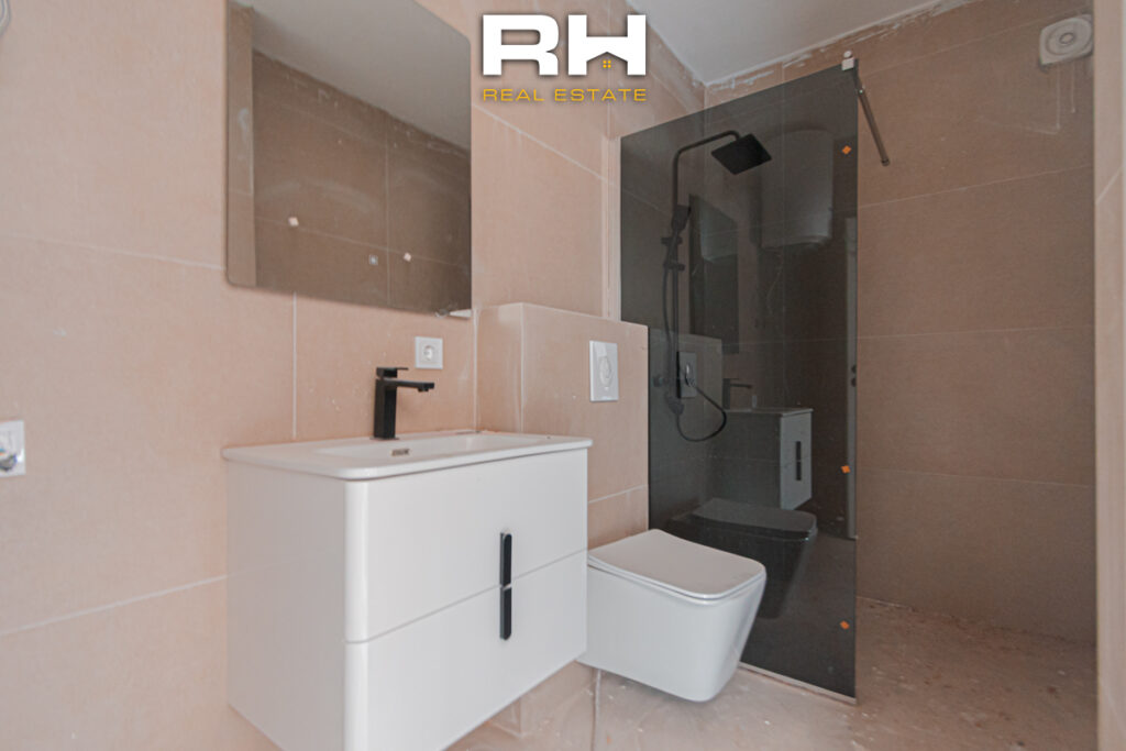 Banesë 90.8m² për SHITJE te Rruga A