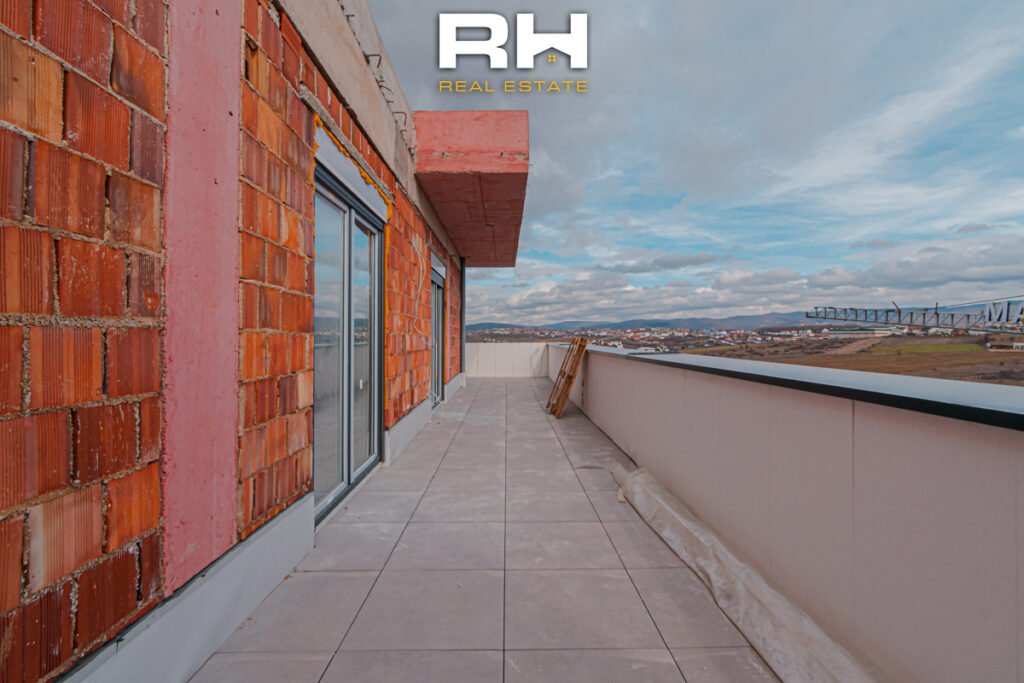 Penthouse 165m² + 40m² në SHITJE në Dragodan / Arbëri