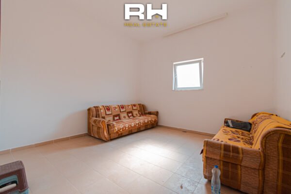 Lokal 300m² me #QIRA në Emshir