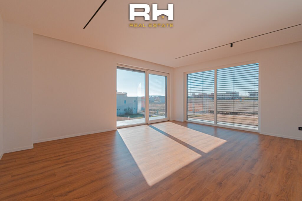 Shtëpi 296m² në SHITJE në Lagjen Qëndresa