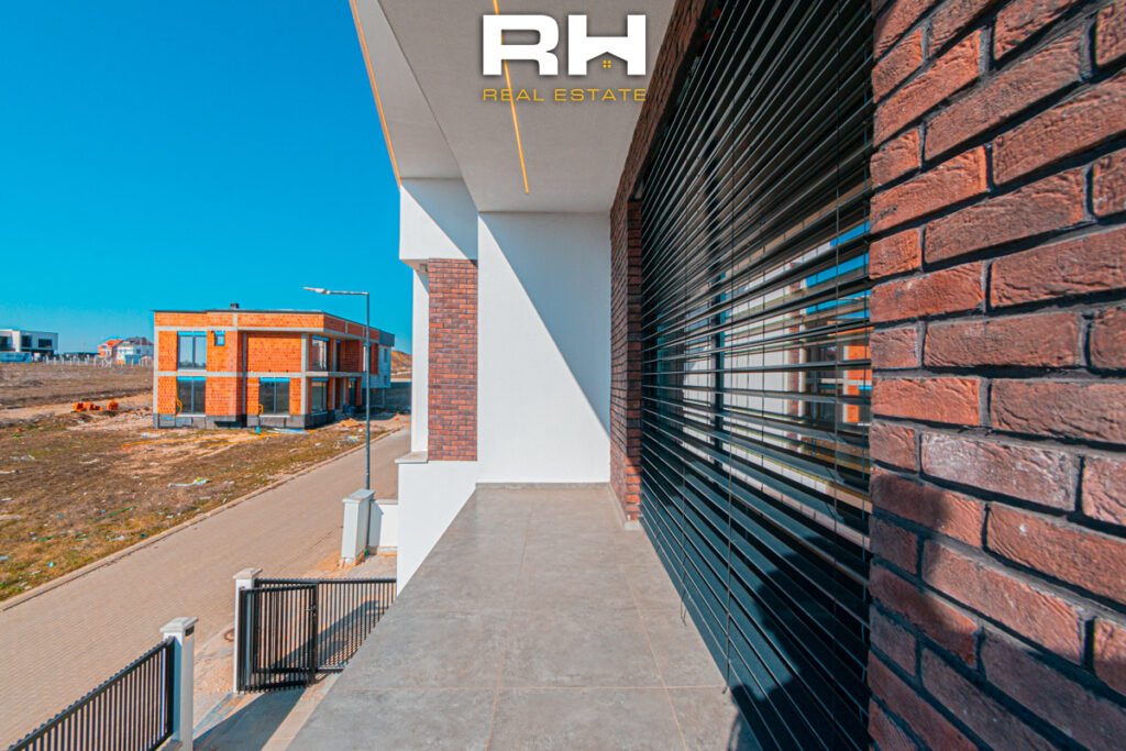 Shtëpi 296m² në SHITJE në Lagjen Qëndresa