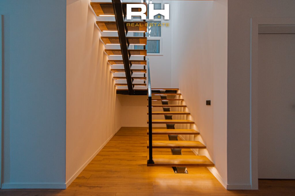 Shtëpi 296m² në SHITJE në Lagjen Qëndresa