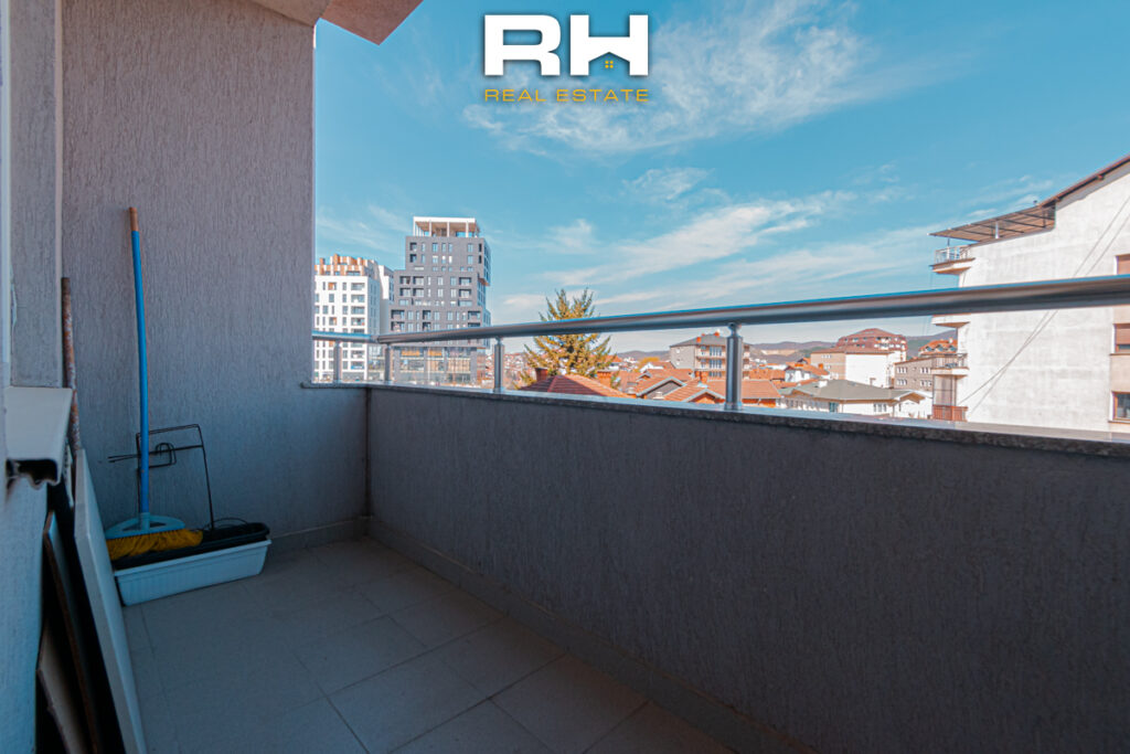 Banesë 76m² me #QIRA në Bregun e Diellit
