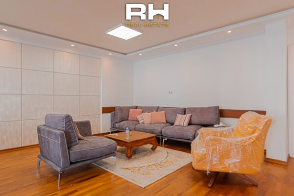 Banesë – Zyre 180m² + 120m² me #QIRA në Lagjen e Spitalit