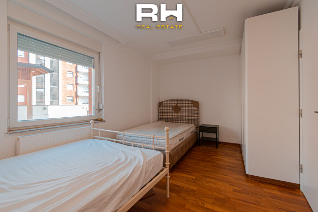Banesë – Zyre 180m² + 120m² me #QIRA në Lagjen e Spitalit