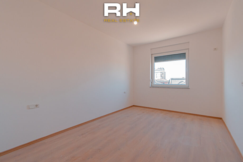 Banesë – Zyre 61m² me #QIRA në Mati 1