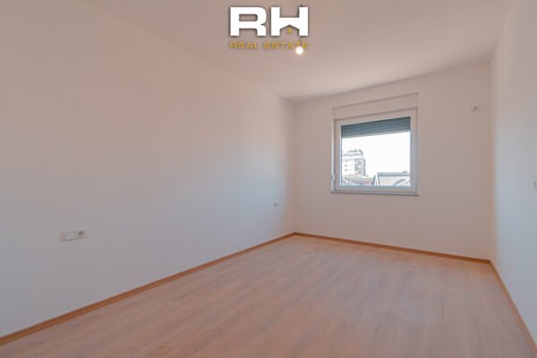 Banesë – Zyre 61m² me #QIRA në Mati 1