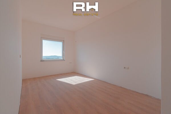 Banesë – Zyre 87m² me #QIRA në Mati 1