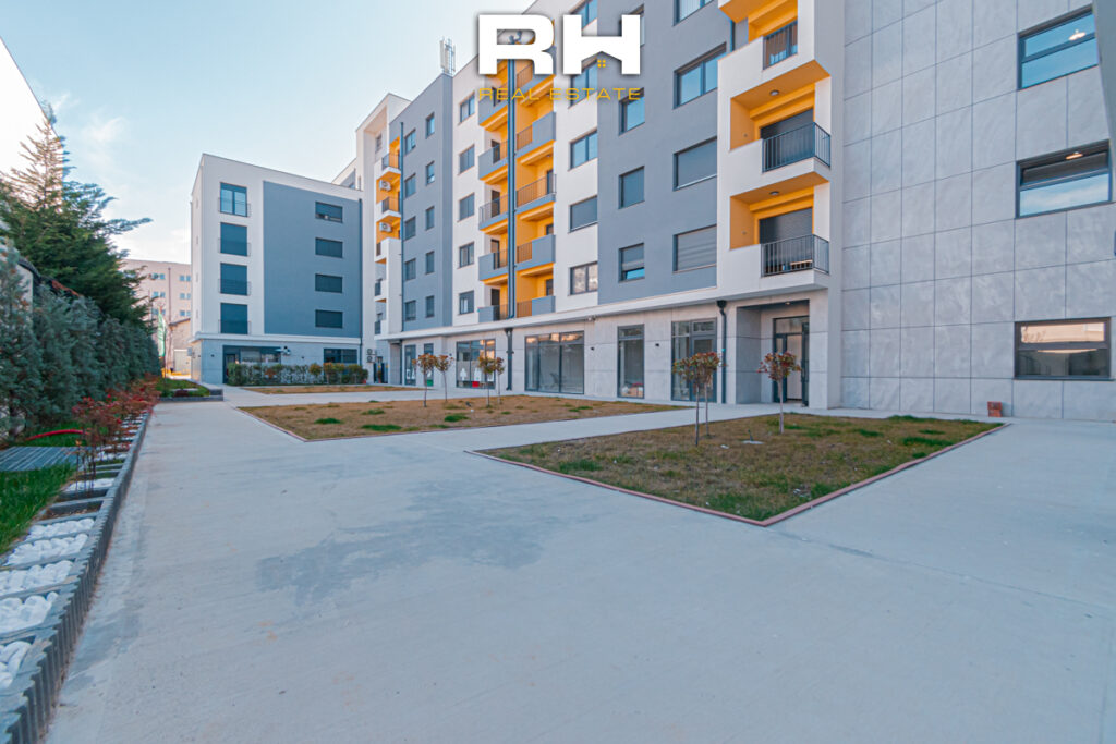 Banesë – Zyre 61m² me #QIRA në Mati 1