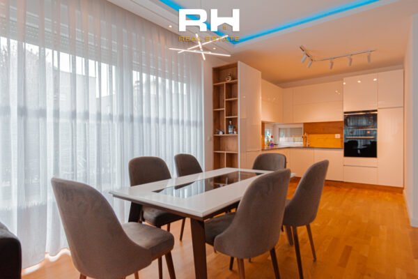 Shtëpi 202m² me #QIRA në lagjen Qershia, Çagllavicë