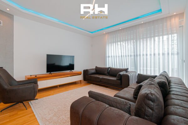 Shtëpi 202m² me #QIRA në lagjen Qershia, Çagllavicë