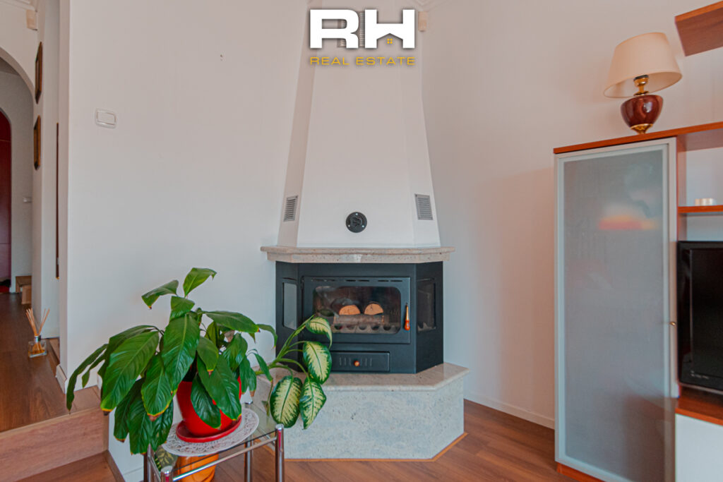 Shtëpi 150m² + 60m² me #QIRA në Bregun e Diellit