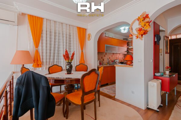 Shtëpi 150m² + 60m² me #QIRA në Bregun e Diellit