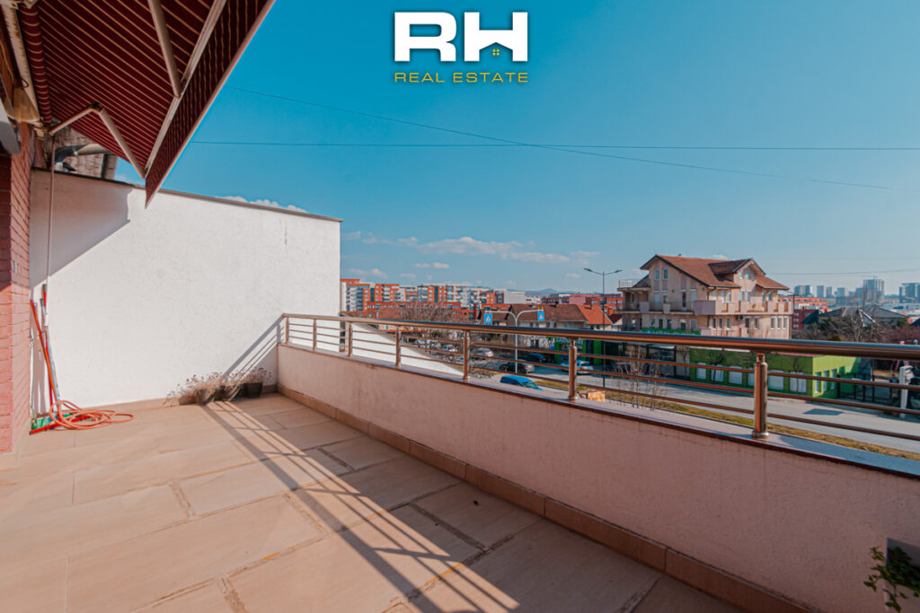 Shtëpi 150m² + 60m² me #QIRA në Bregun e Diellit