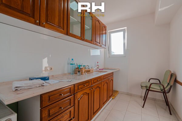 Banesë – Zyre 65m² me #QIRA në Ulpianë