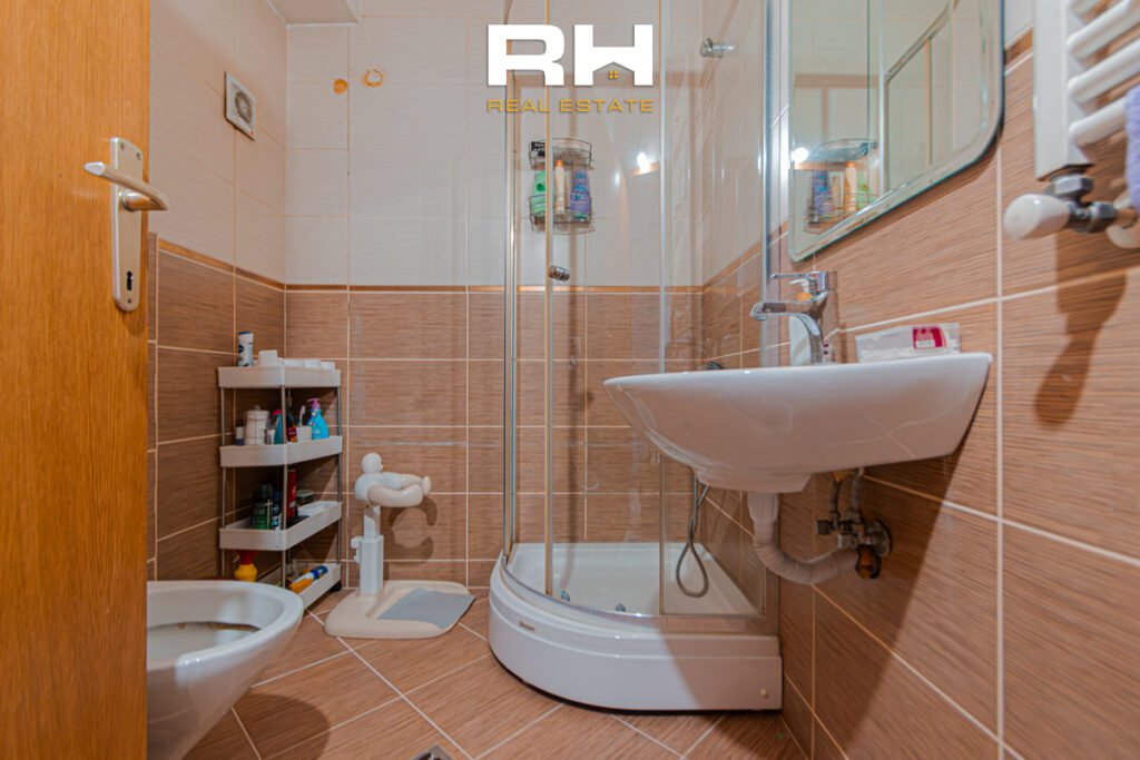 Banesë 55.7m² në SHITJE në Emshir