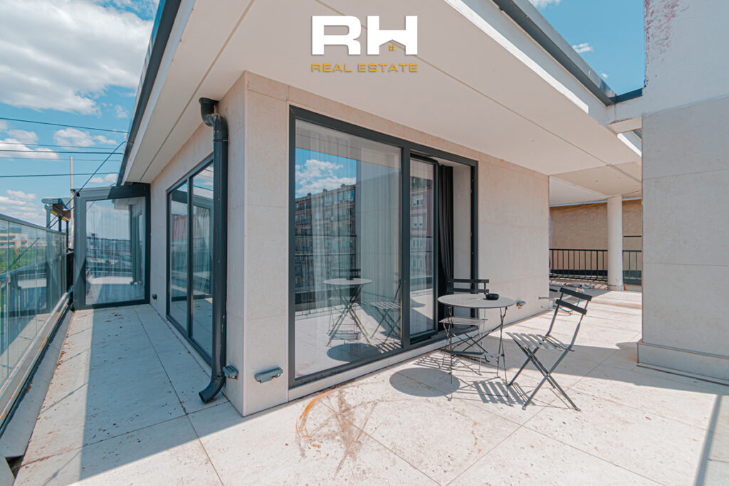 Penthouse 40m² + 60m² me #QIRA në Qendër