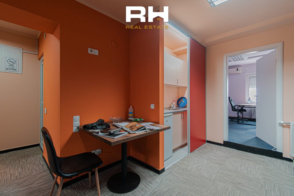 Zyre 80m² me #QIRA në Ulpianë