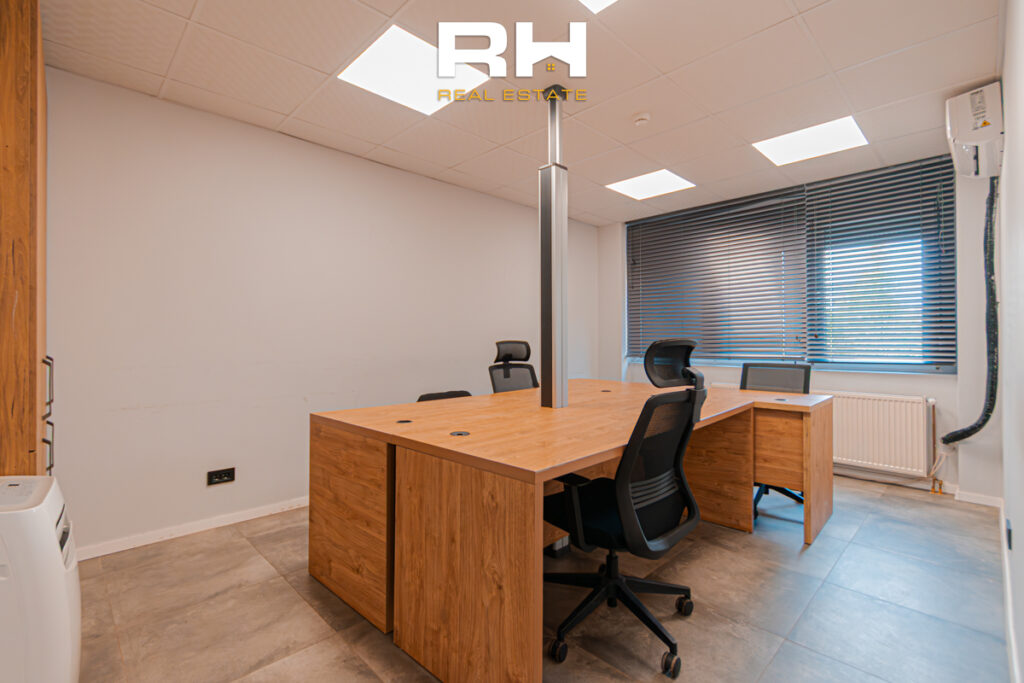 Zyre 200m² me #QIRA në Qendër