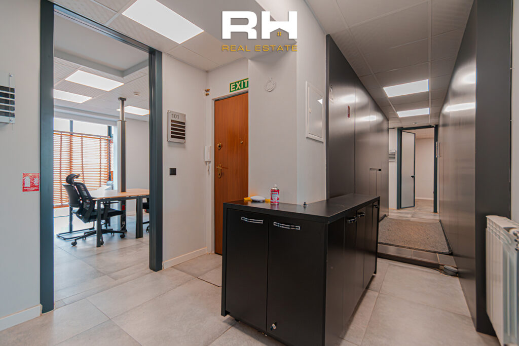 Zyre 200m² me #QIRA në Qendër