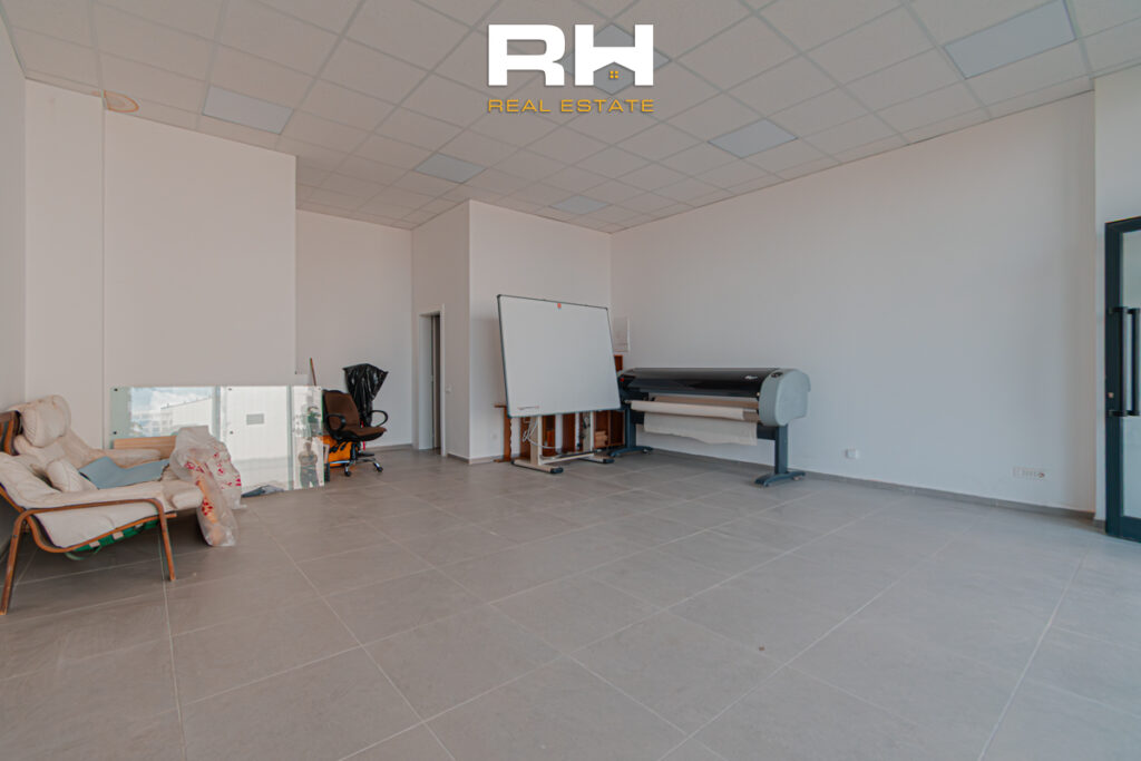 Lokal 50m² për SHITJE në Veternik
