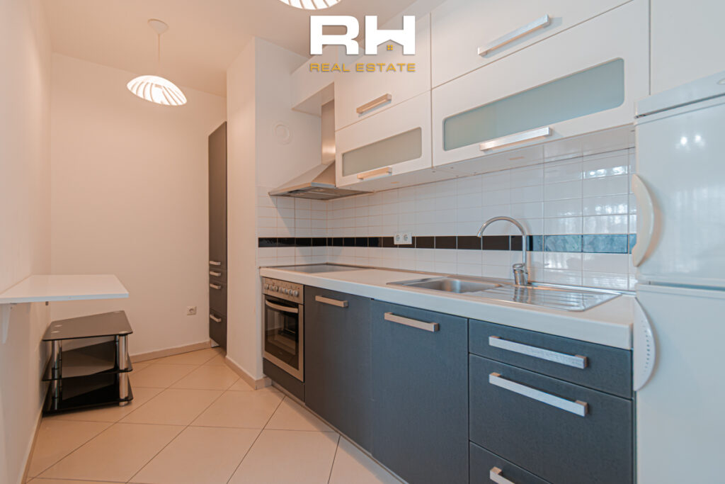 Banesë 72m² me #QIRA te Rruga C