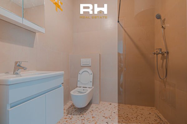 Banesë – Zyre 54m² me #QIRA në Emshir