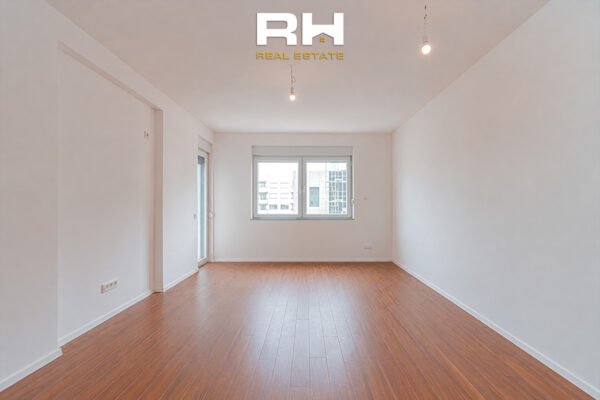 Banesë – Zyre 54m² me #QIRA në Emshir