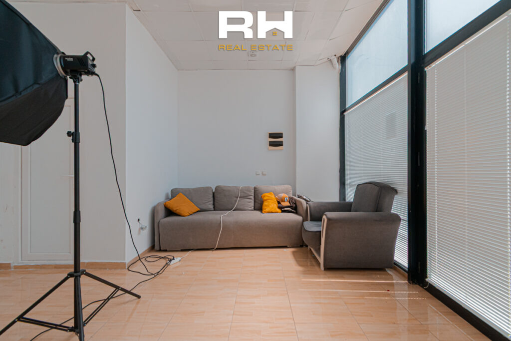 Lokal 30m² me #QIRA në Emshir