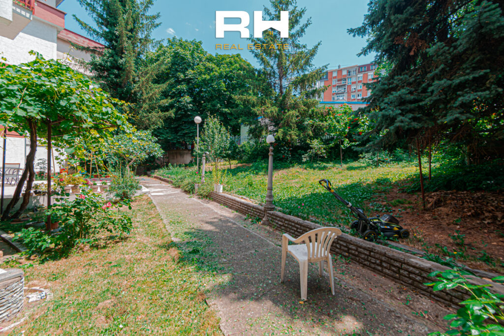 Banesë 150m² + 30m² në SHITJE në Dardani