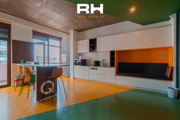 Zyre 404m² me #QIRA në Nartel Center, Lakrishtë