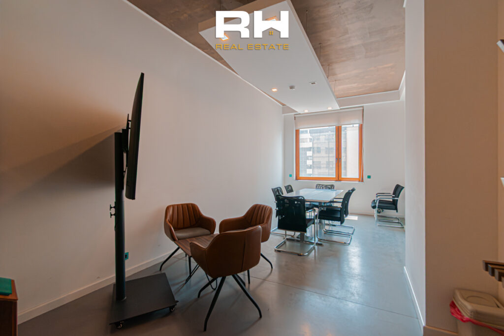 Zyre 404m² me #QIRA në Nartel Center, Lakrishtë